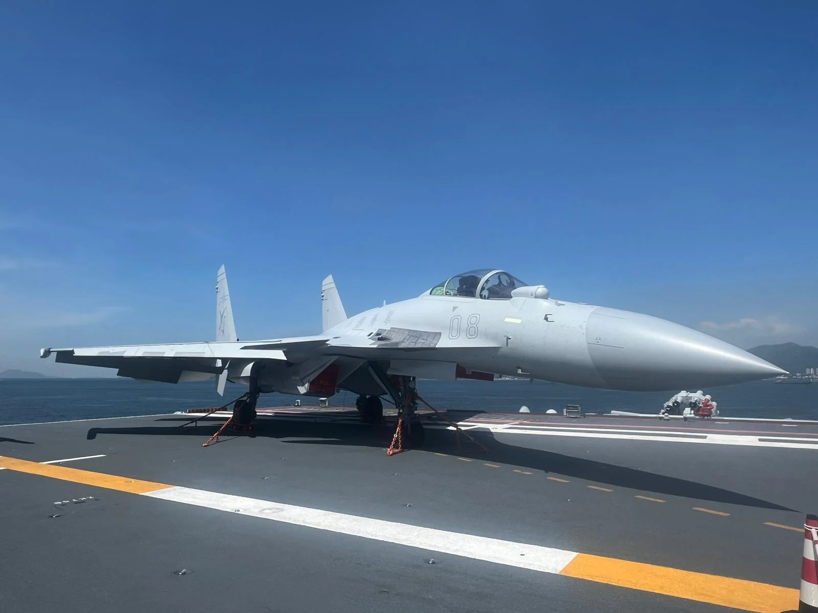 歼-15“飞鲨”