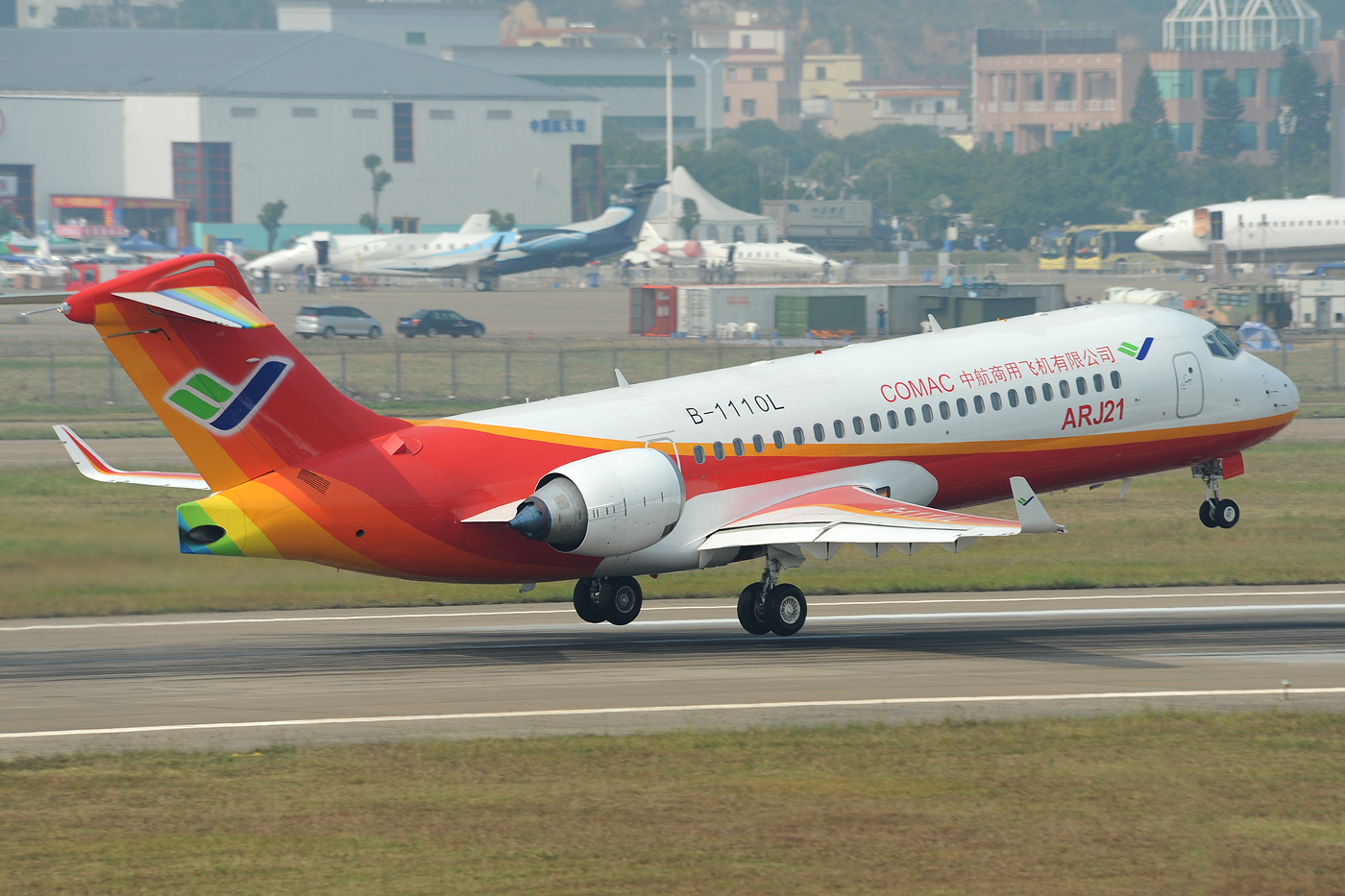 ARJ21-700 / C909